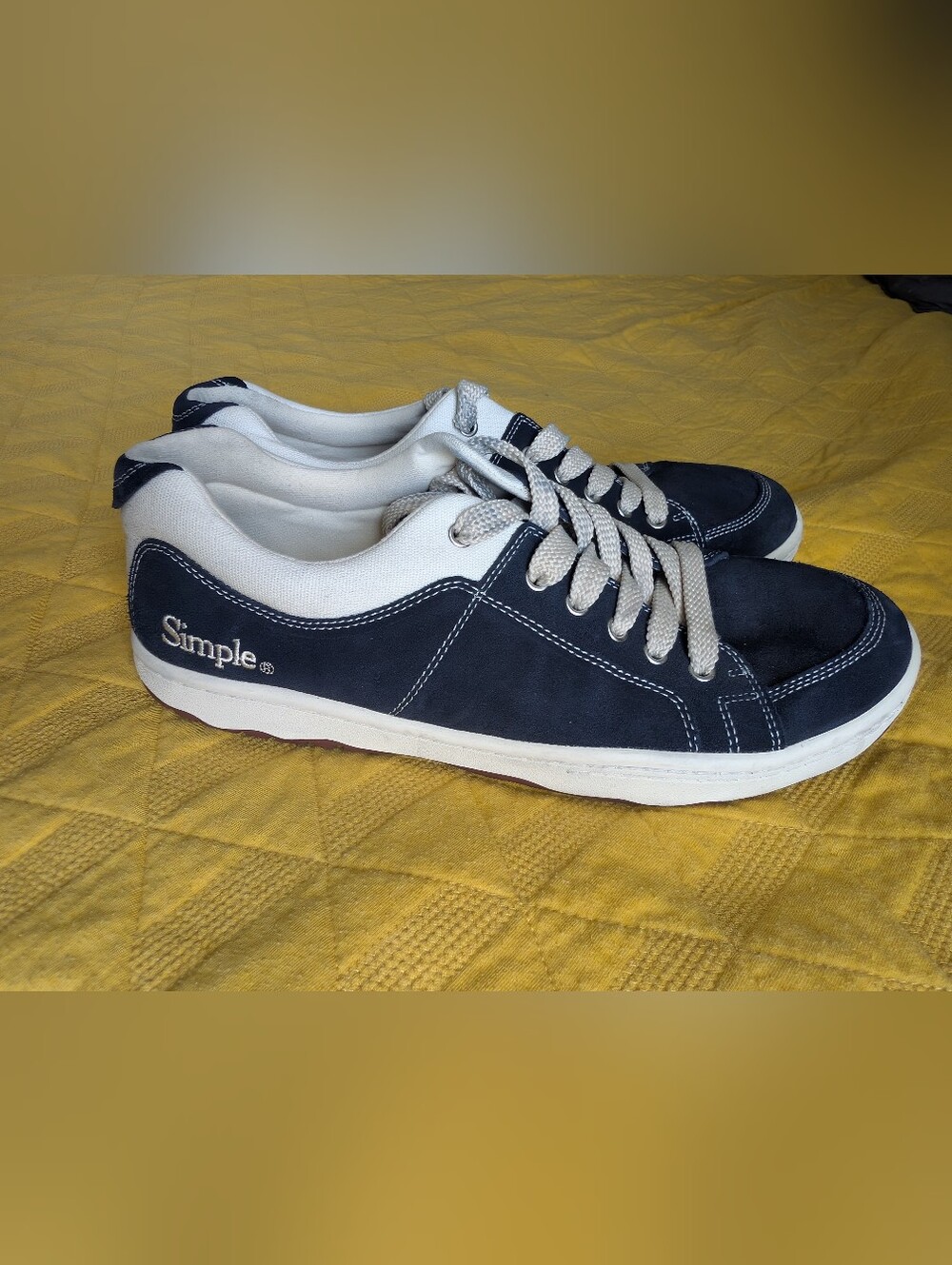 Simple Blue Suede and White Low-Top Sneakers with Contrast Stitching